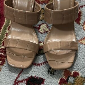 Dolce Vita size 4.5 nude heels